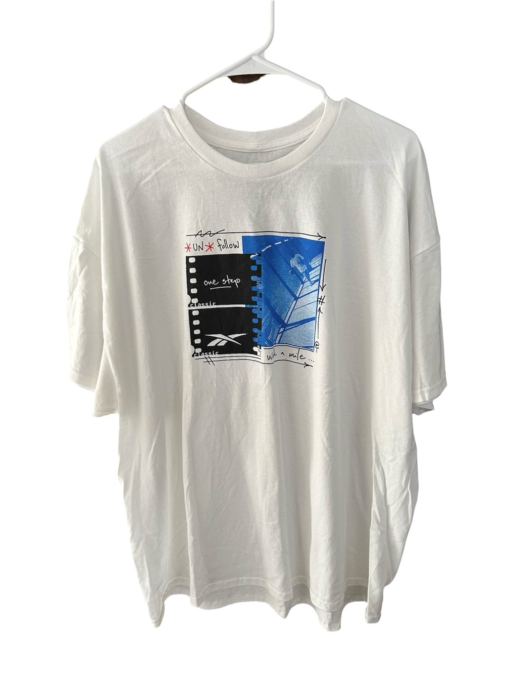 NWT Reebok White Short-Sleeve Graphic Crewneck Tee with Blue & Black Print